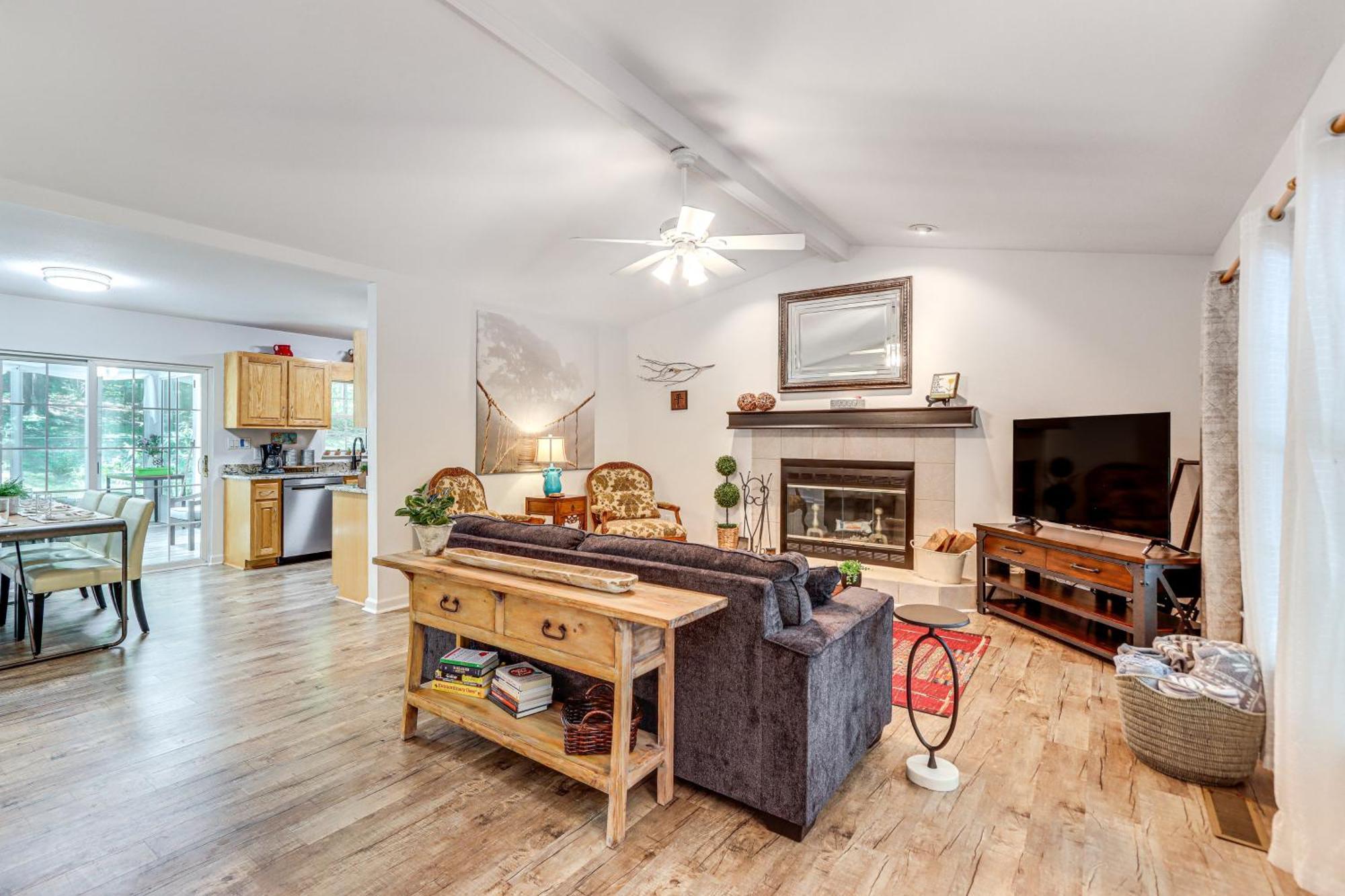 Pet-Friendly Home With Hot Tub In Blue Ridge! Esterno foto